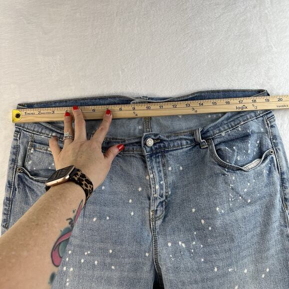Old Navy Sz 16 Boyfriend Straight Jeans Mid Rise Bleach Spots Light Wash Stretch - Picture 13 of 16